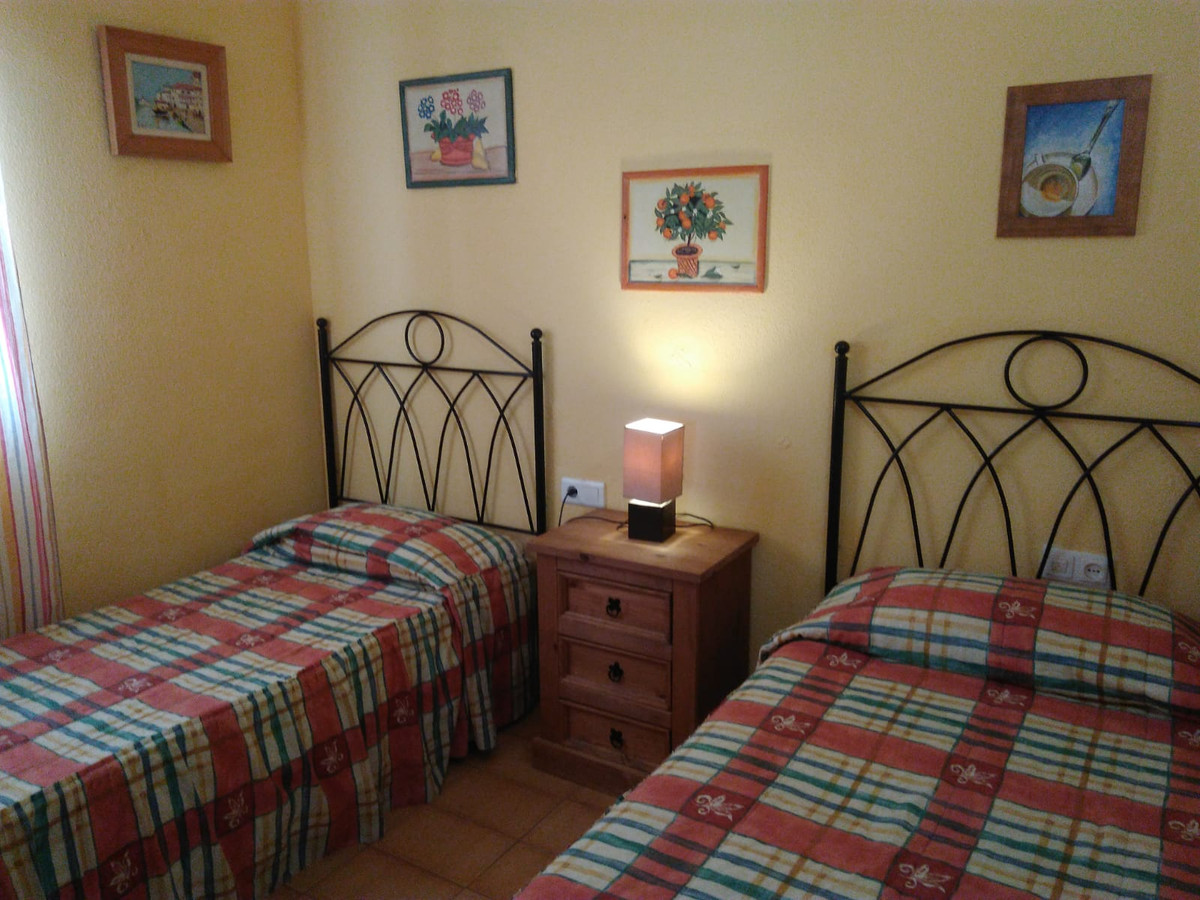 2 bedroom Apartment For Sale in Estepona, Málaga - thumb 8