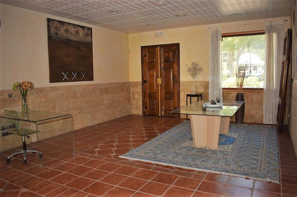 12 bedroom Commercial Property For Sale in Estepona, Málaga - thumb 23
