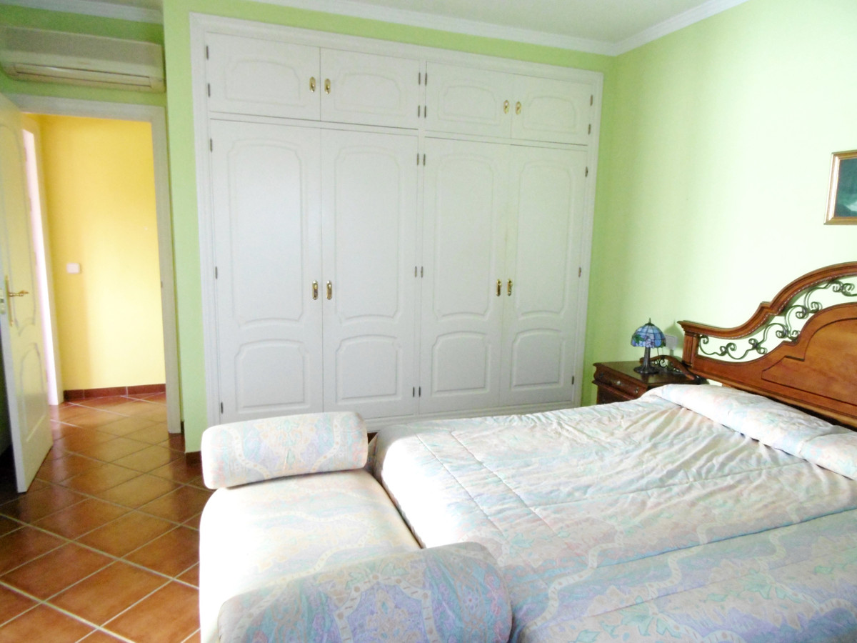 Villa con 5 Dormitorios en Venta Mijas