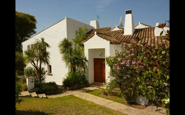 4 bedroom Villa For Sale in Estepona, Málaga - thumb 9
