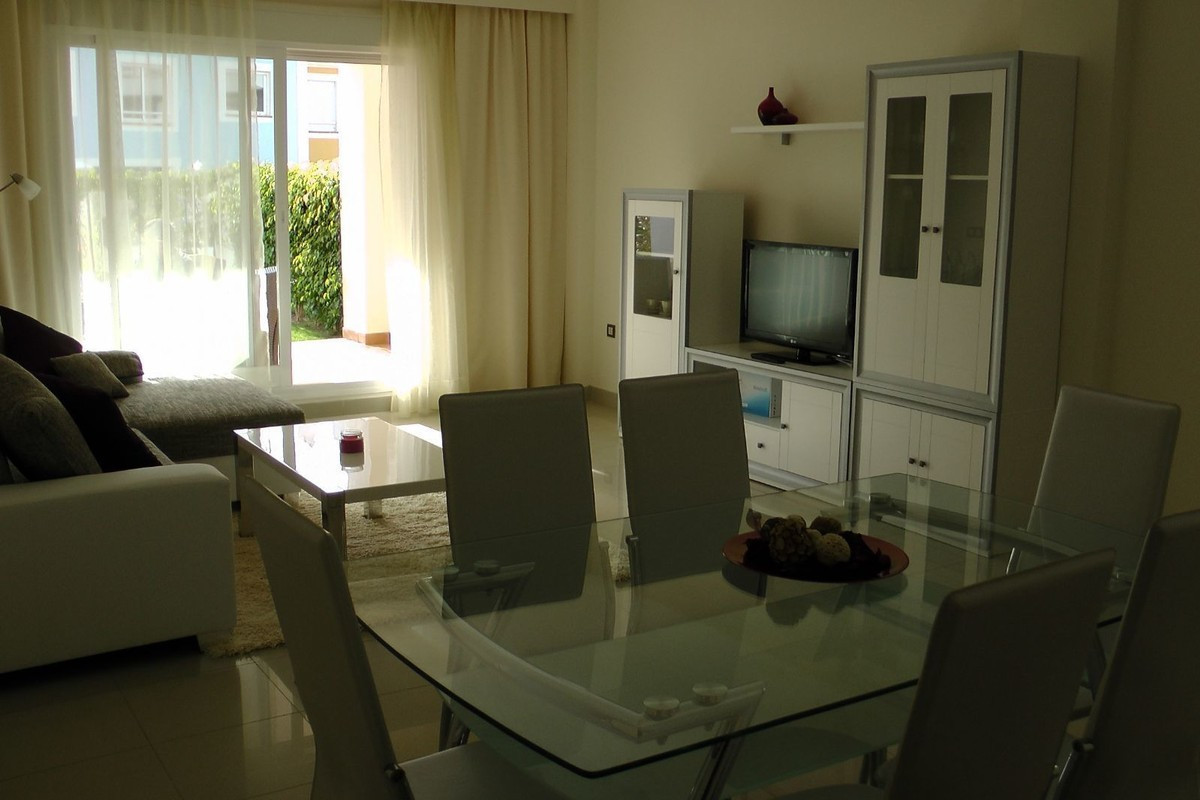 Apartment Ground Floor in El Paraiso, Costa del Sol
