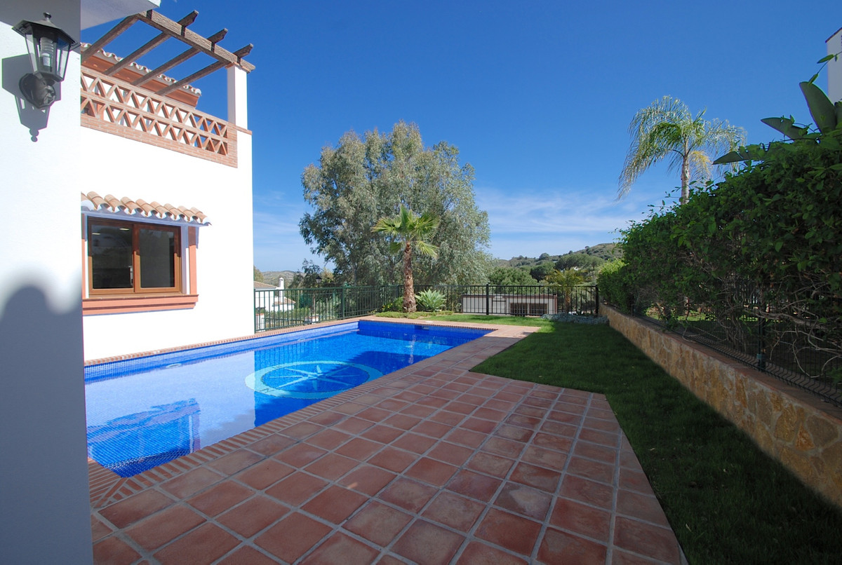 6 bedroom Villa For Sale in La Cala, Málaga - thumb 12