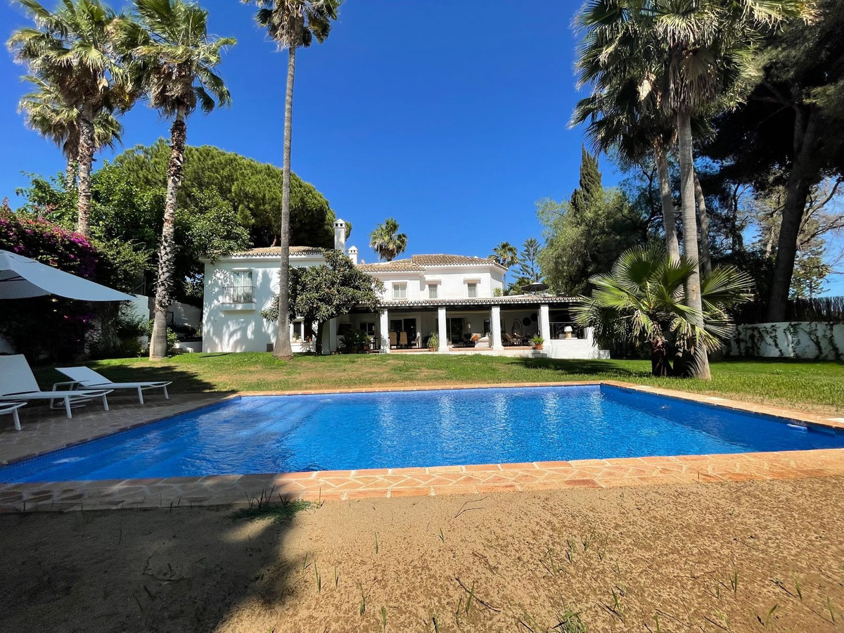 5 bedroom Villa For Sale in Nagüeles, Málaga - thumb 40