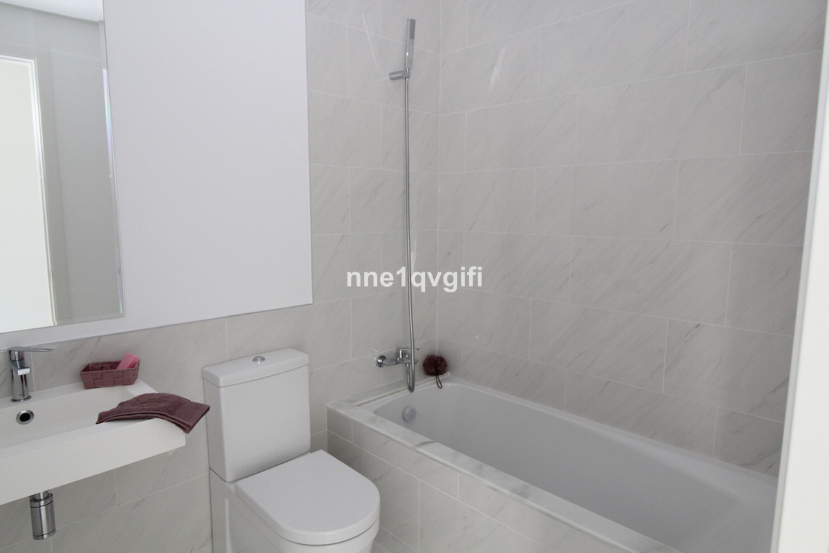 3 bedroom Apartment For Sale in New Golden Mile, Málaga - thumb 7
