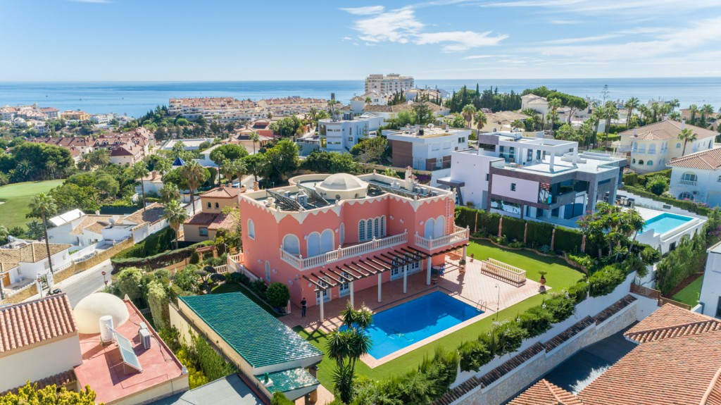 7 bedroom Villa For Sale in Benalmadena, Málaga - thumb 3