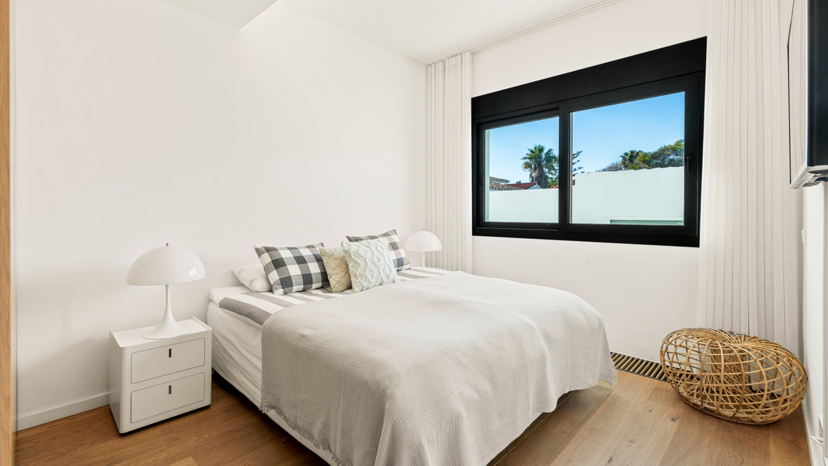 Villa con 6 Dormitorios en Venta Costabella