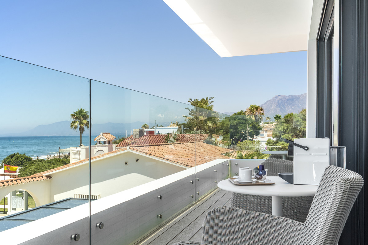 6 bedroom Villa For Sale in Costabella, Málaga - thumb 28