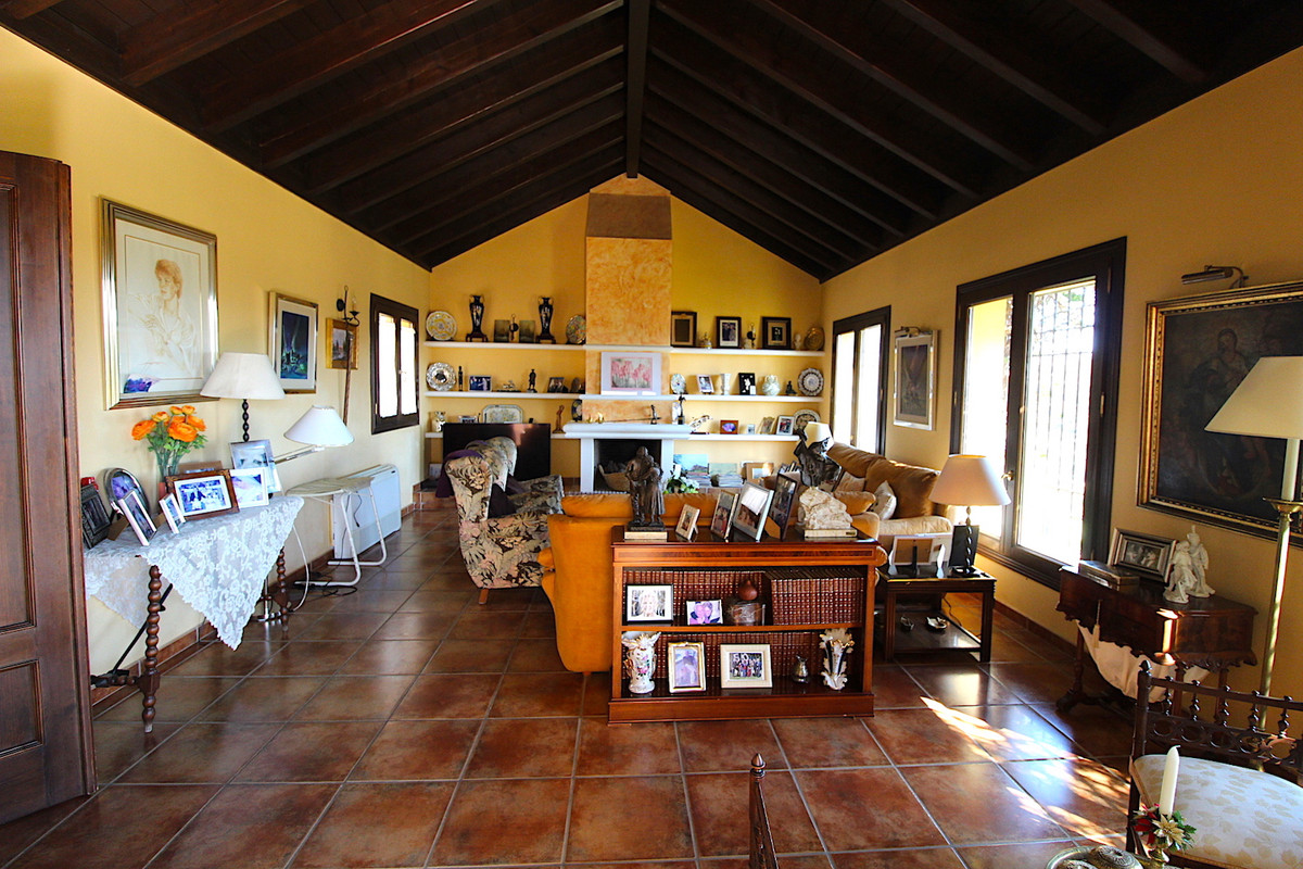4 bed Property For Sale in La Quinta, Costa del Sol - thumb 3