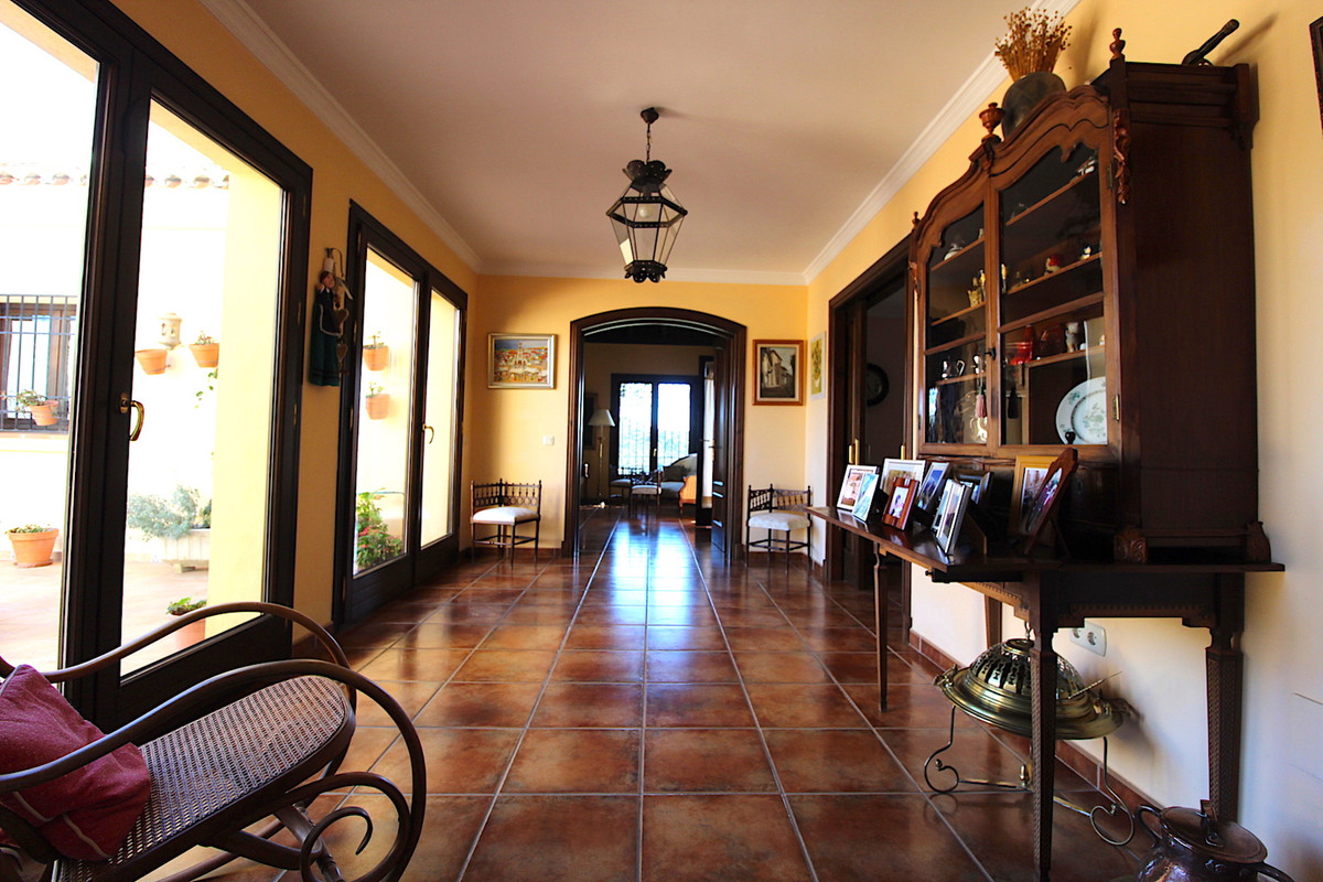 4 bed Property For Sale in La Quinta, Costa del Sol - thumb 4