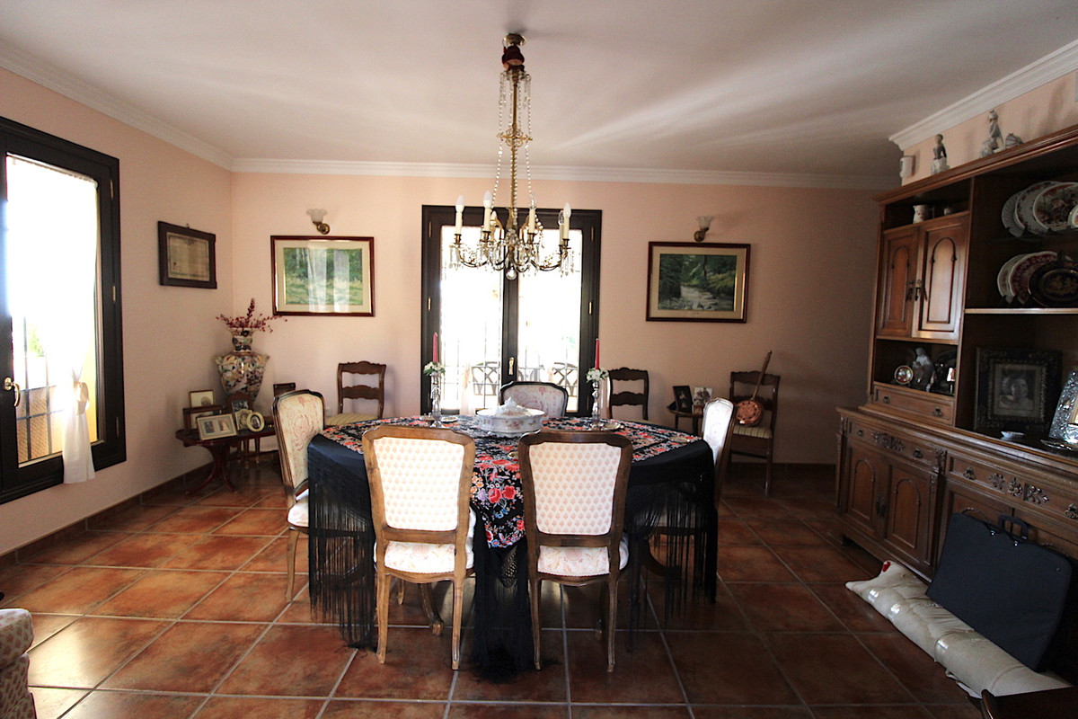 4 bed Property For Sale in La Quinta, Costa del Sol - thumb 5