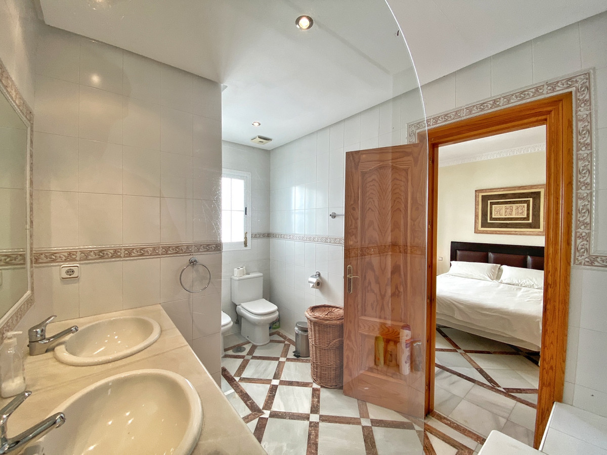3 bedroom Apartment For Sale in Nueva Andalucía, Málaga - thumb 21
