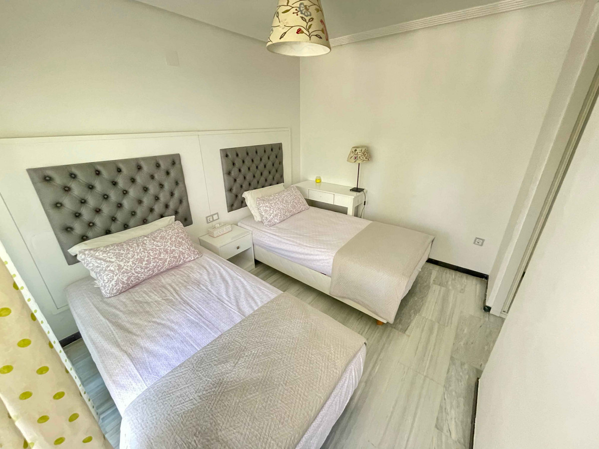3 bedroom Apartment For Sale in Puerto Banús, Málaga - thumb 14