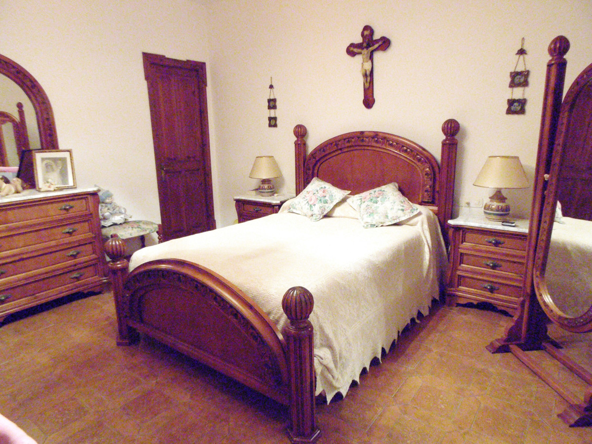 6 bedroom Villa For Sale in Coín, Málaga - thumb 17