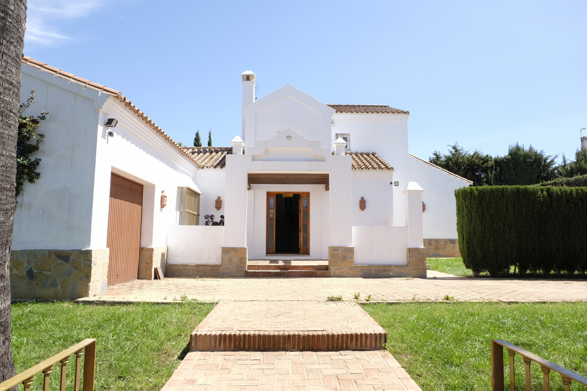 3 Bedroom Detached Villa For Sale Sotogrande, Costa del Sol - HP2876726