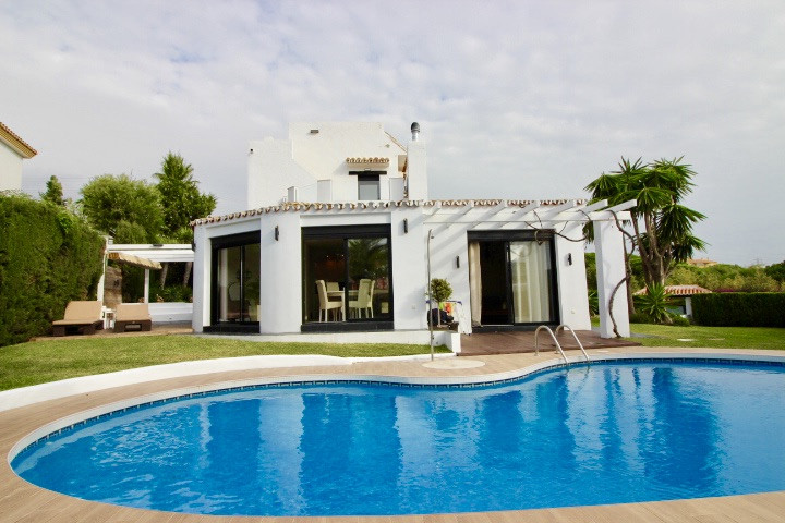 3 bedroom Villa For Sale in Calahonda, Málaga - thumb 4