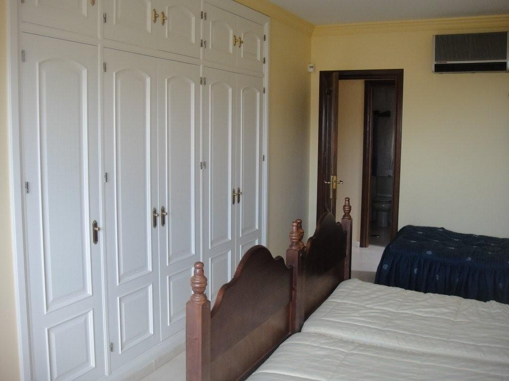 5 bedrooms Villa in Estepona