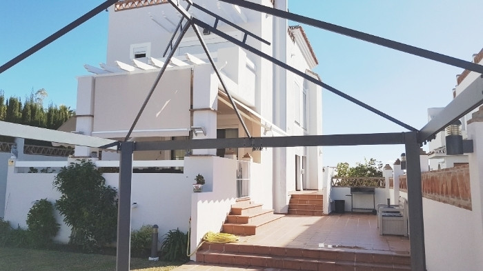 Villa Individuelle à Atalaya, Costa del Sol
