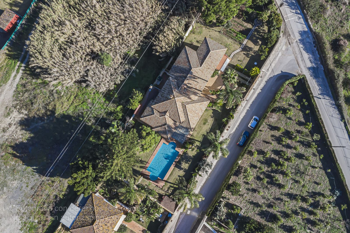 Detached Villa for sale in New Golden Mile, Costa del Sol