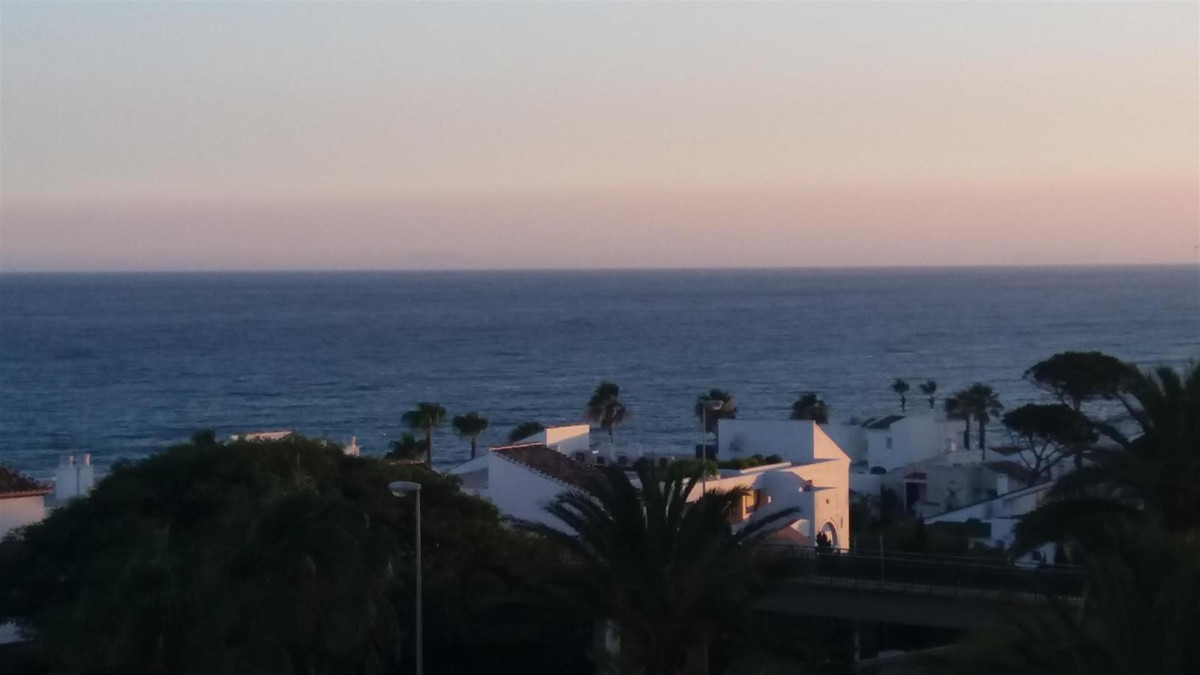 LOCATION LOCATION LOCATION AND STUNNING SEA VIEWS
Lovely two bedroom, two bathroom apartment with st, Spain