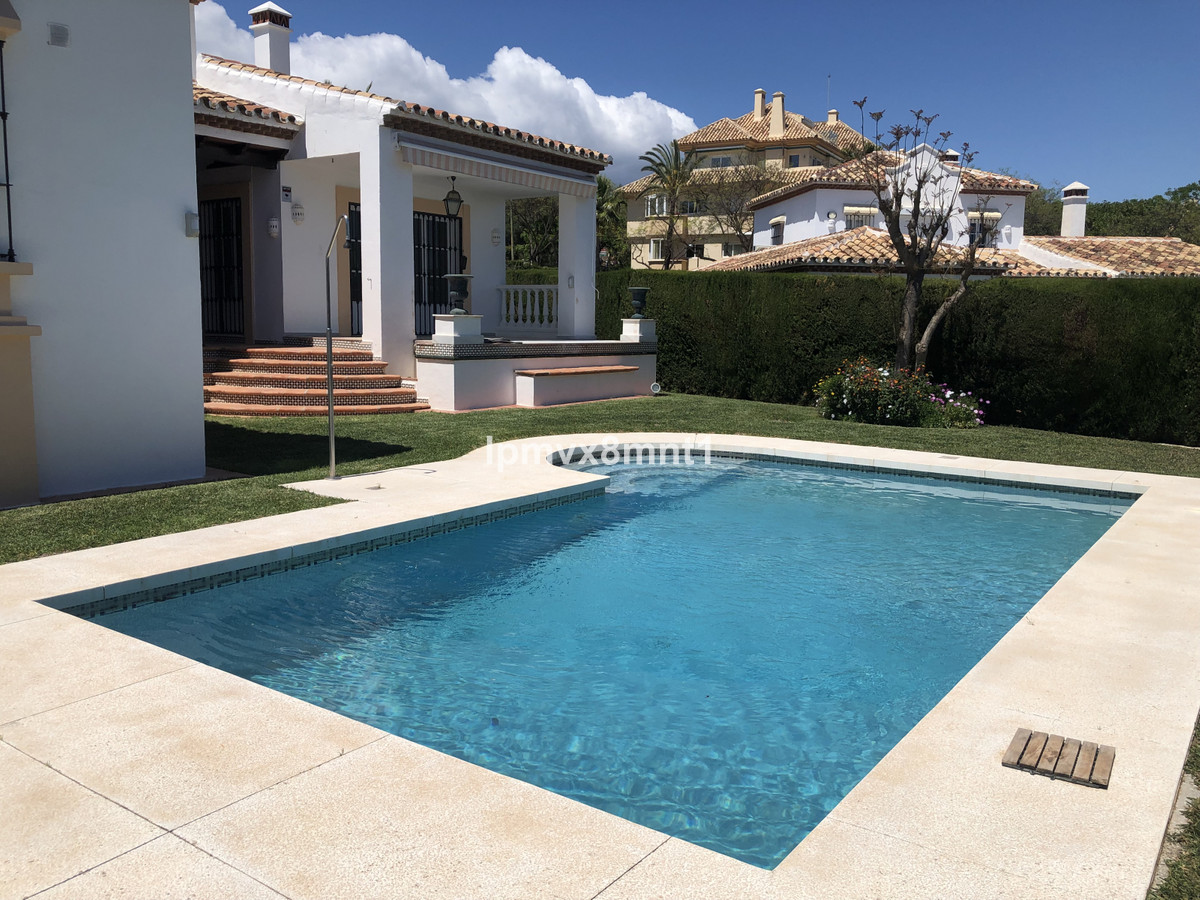 4 bedroom Villa For Sale in Marbella, Málaga - thumb 20