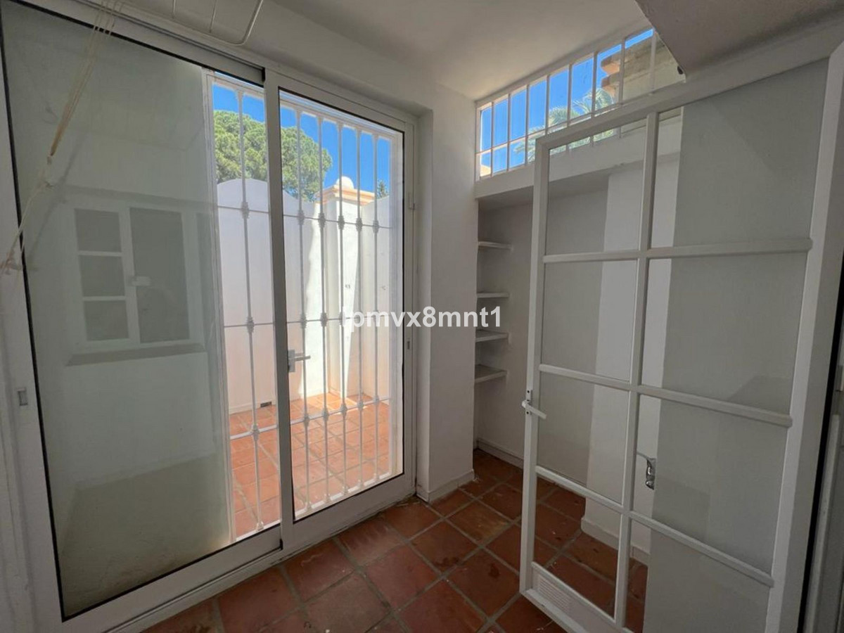 4 bedroom Villa For Sale in Marbella, Málaga - thumb 22