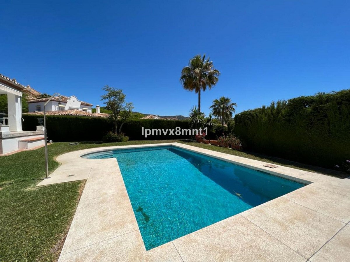 4 bedroom Villa For Sale in Marbella, Málaga - thumb 36