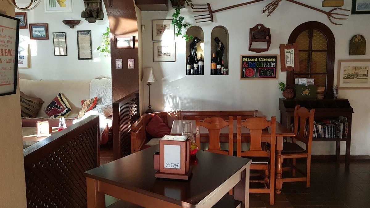 Commerce Restaurant à Puerto de Cabopino, Costa del Sol
