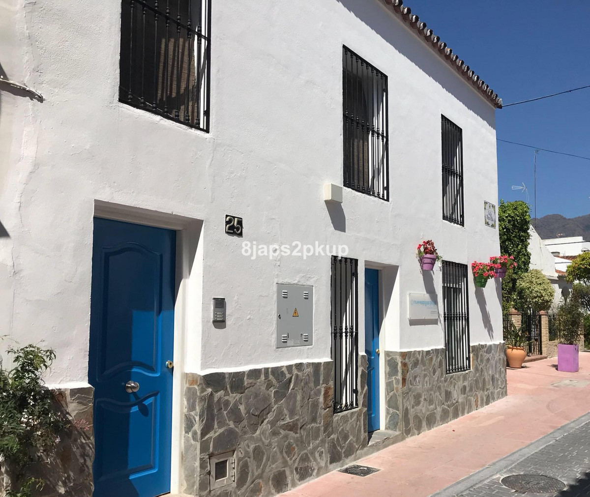 Townhouse, Estepona, Costa del Sol.
8 Bedrooms, 6 Bathrooms, Built 226 m², Terrace 20 m².

Setting :, Spain