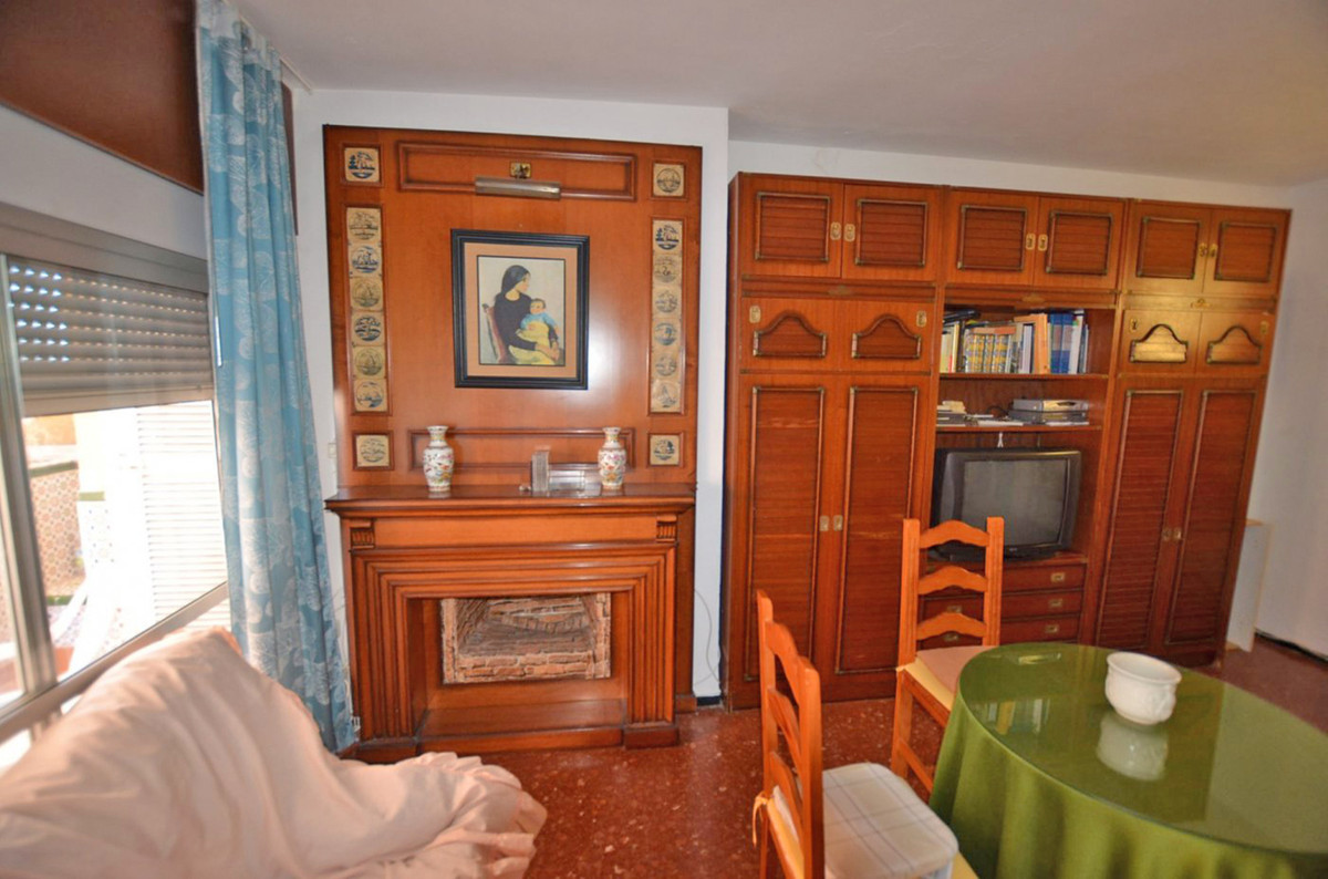 1 bedroom Apartment For Sale in Fuengirola, Málaga - thumb 4