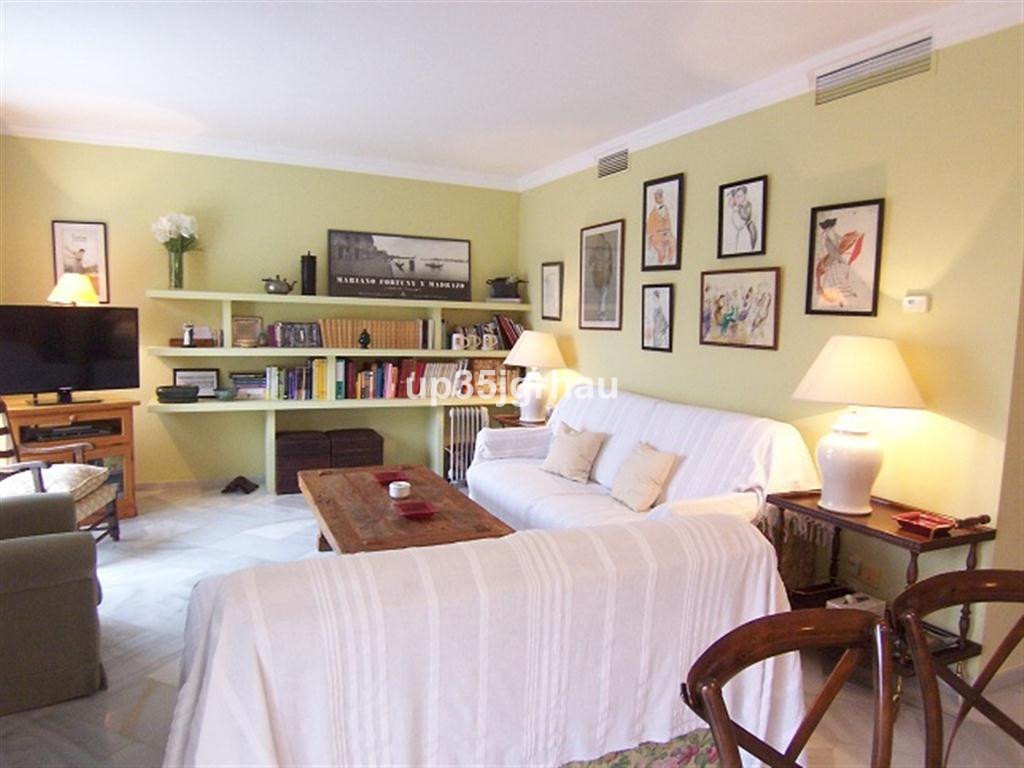 3 bedroom Villa For Sale in Estepona, Málaga - thumb 3