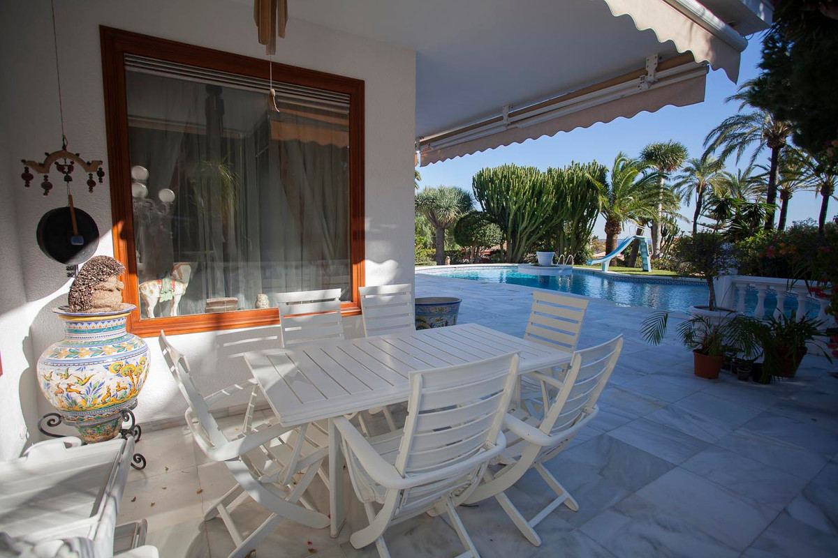 5 bedroom Villa For Sale in Benalmadena, Málaga - thumb 27