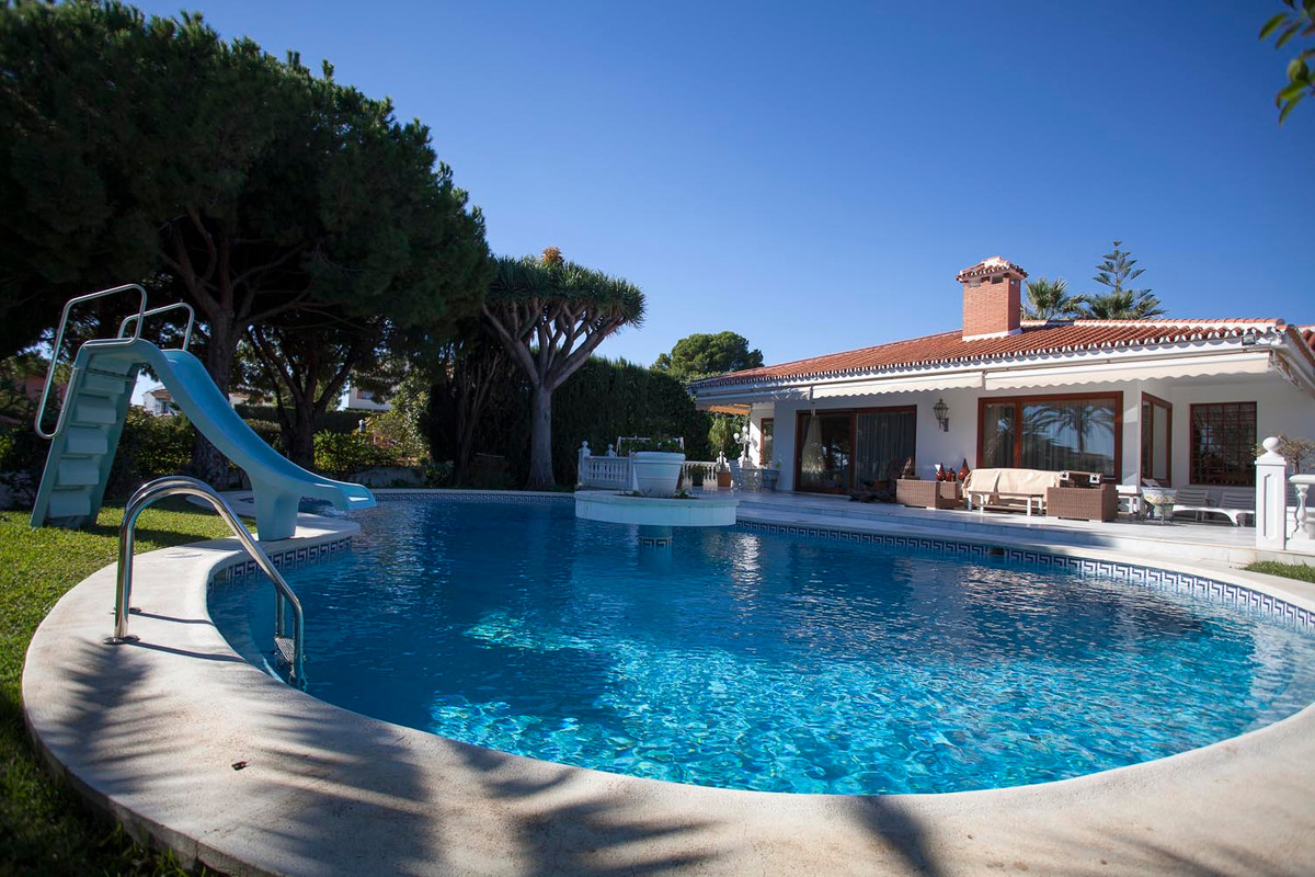 5 bedroom Villa For Sale in Benalmadena, Málaga - thumb 30
