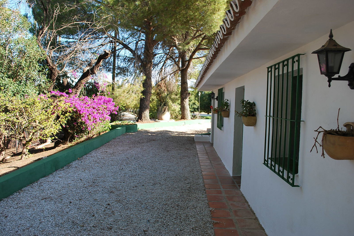 7 bedroom Villa For Sale in Alhaurín de la Torre, Málaga - thumb 34