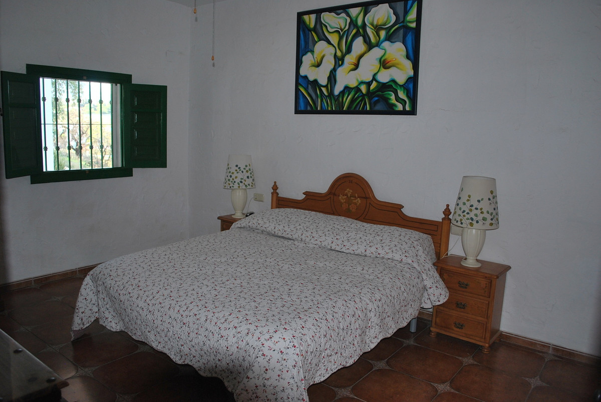 7 bedroom Villa For Sale in Alhaurín de la Torre, Málaga - thumb 48