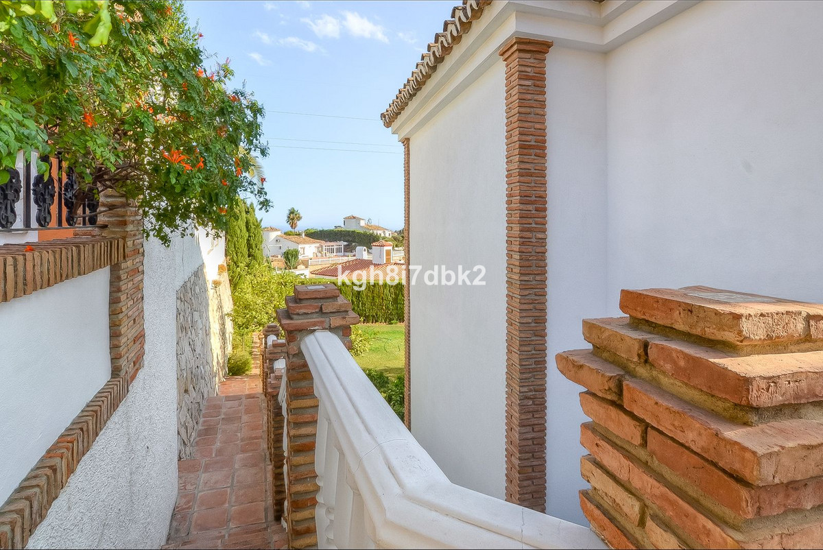 10 bedroom Villa For Sale in Benalmadena, Málaga - thumb 37