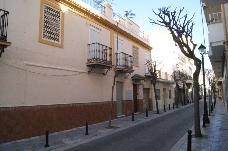 5 bedroom Villa For Sale in Los Boliches, Málaga - thumb 1