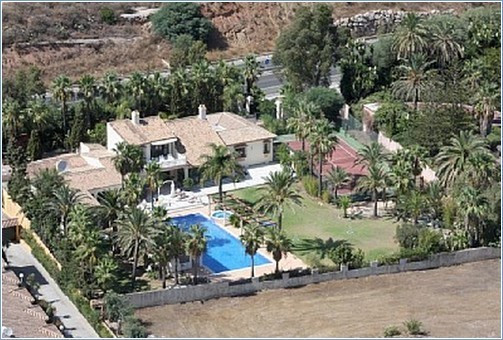 5 bedroom Villa For Sale in Estepona, Málaga - thumb 30