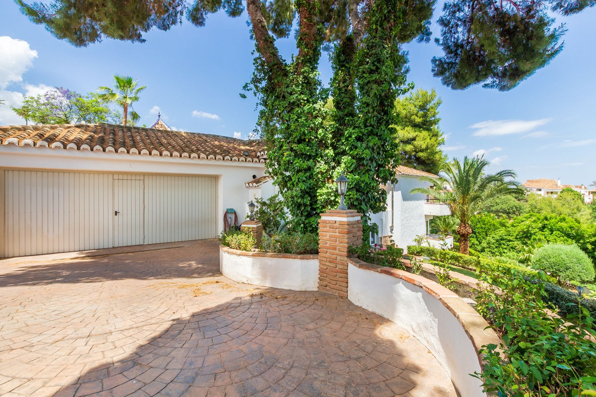 5 bedroom Villa For Sale in Mijas Costa, Málaga - thumb 41