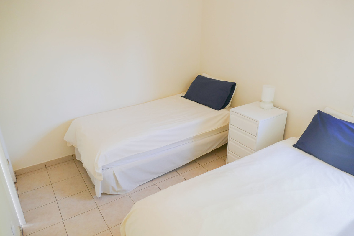 6 bedroom Villa For Sale in Mijas Costa, Málaga - thumb 23
