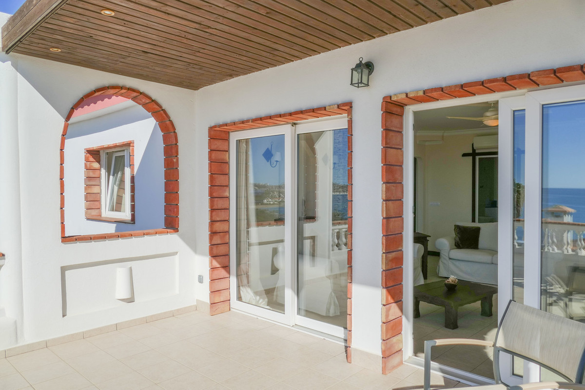 6 bedroom Villa For Sale in Mijas Costa, Málaga - thumb 37