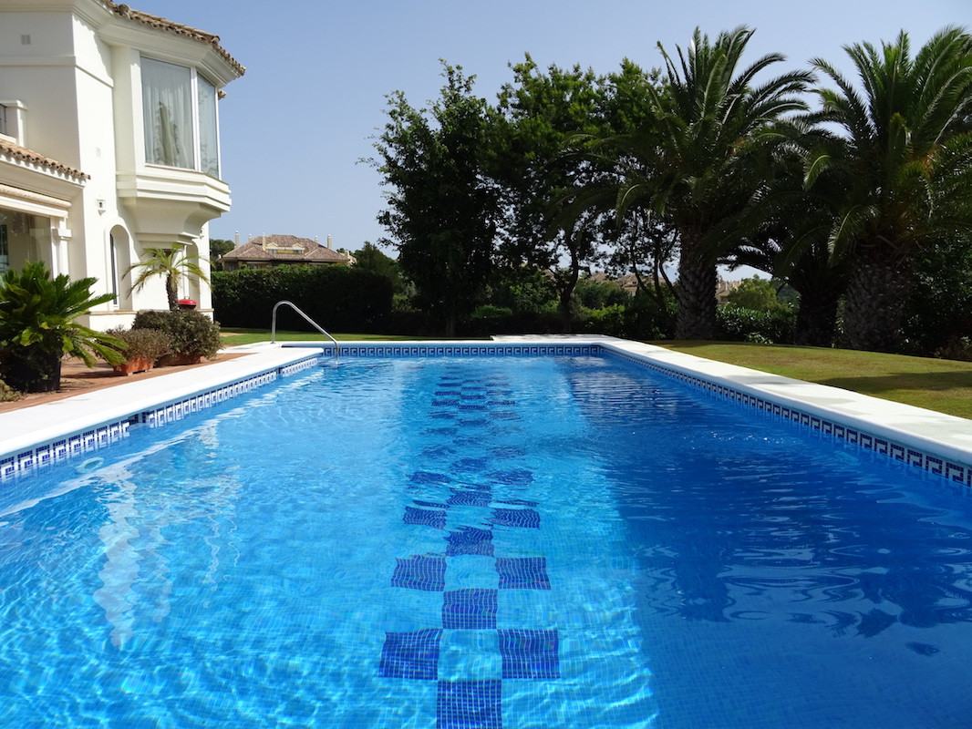 4 bedroom Villa For Sale in Sotogrande Alto, Cádiz - thumb 2