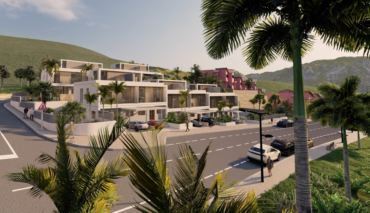 Villa Semi Detached for sale in Estepona, Costa del Sol
