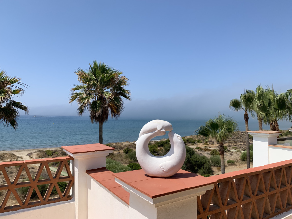 						Maison Jumelée  Mitoyenne
																					en location
																			 à Bahía de Marbella
					