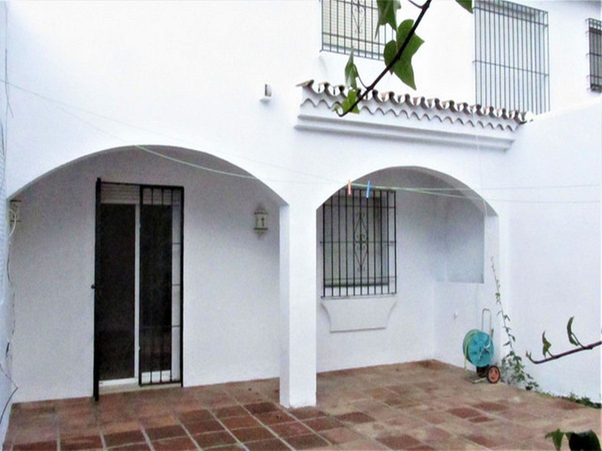 Maison Jumelée Mitoyenne à San Pedro de Alcántara, Costa del Sol
