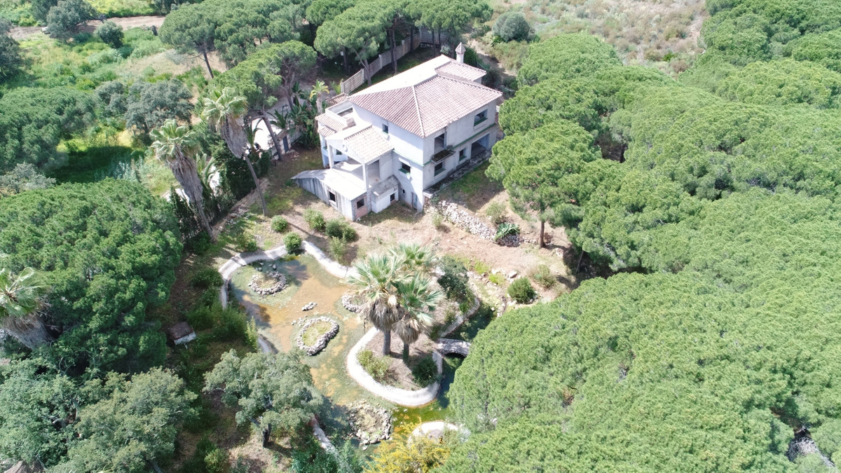Detached Villa for sale in Hacienda Las Chapas R3381907