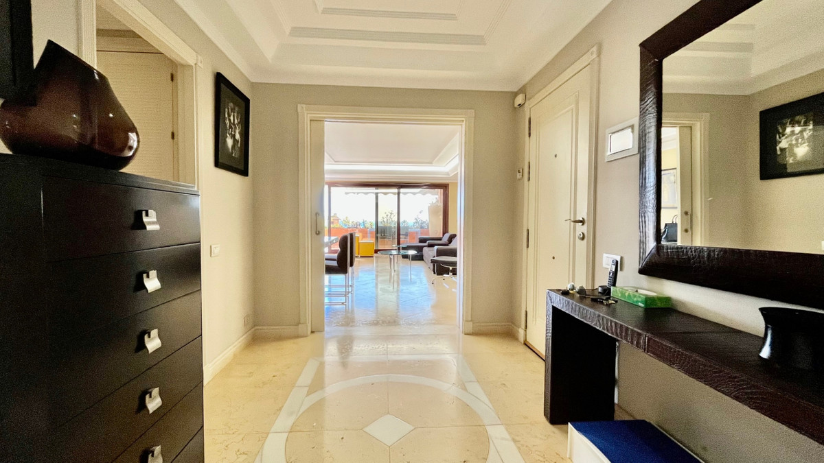 3 bedroom Apartment For Sale in New Golden Mile, Málaga - thumb 14