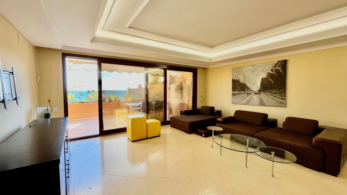 Apartment Middle Floor in New Golden Mile, Costa del Sol
