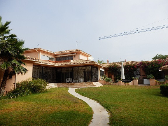 Villa for sale in Guadalmina Baja, Costa del Sol