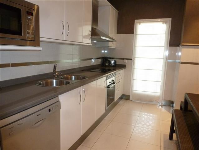 3 bedroom Apartment For Sale in The Golden Mile, Málaga - thumb 5