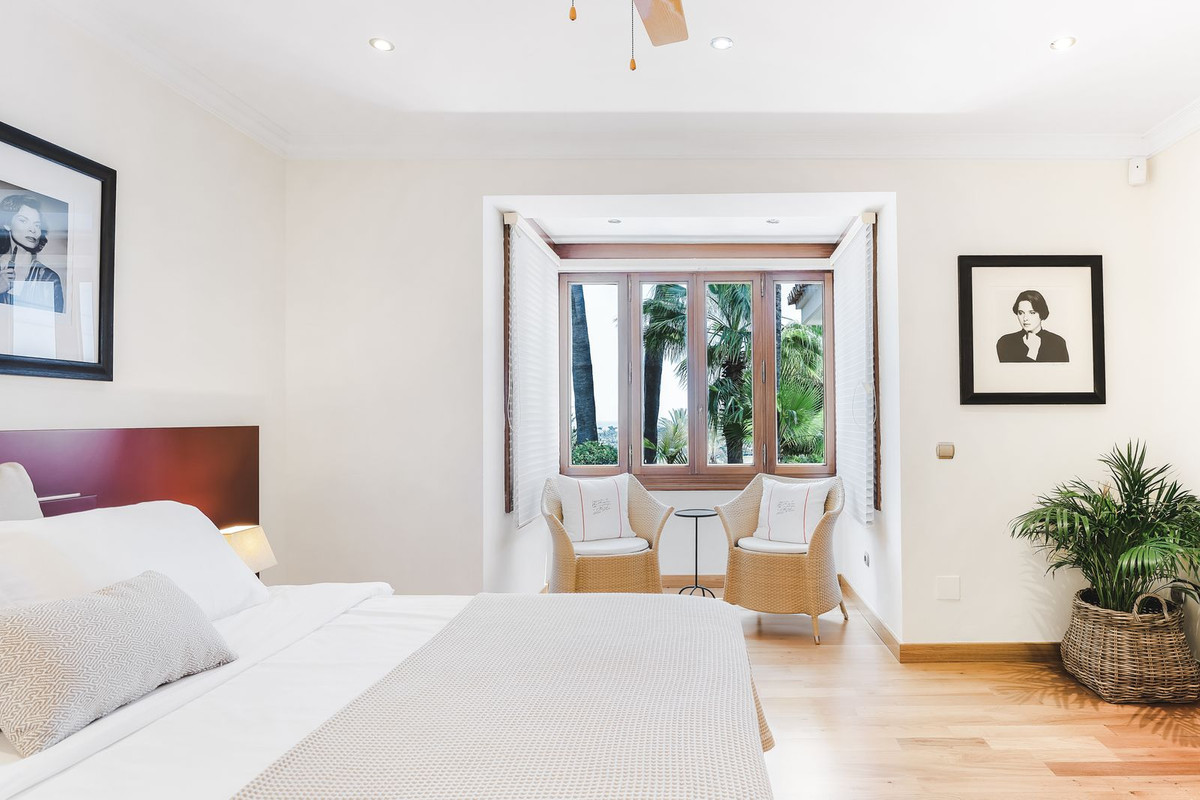 6 bedroom Villa For Sale in Nueva Andalucía, Málaga - thumb 29